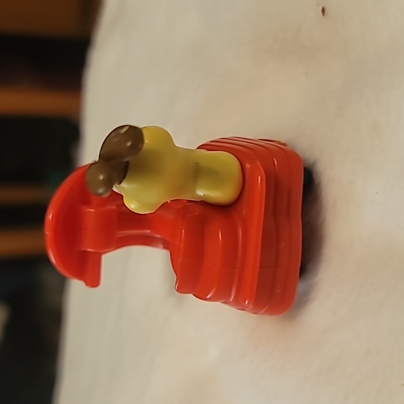 Vintage 1988 McDonald’s Happy Meal Toy Garfield Odie Dog Red Scooter - Picture 2 of 4